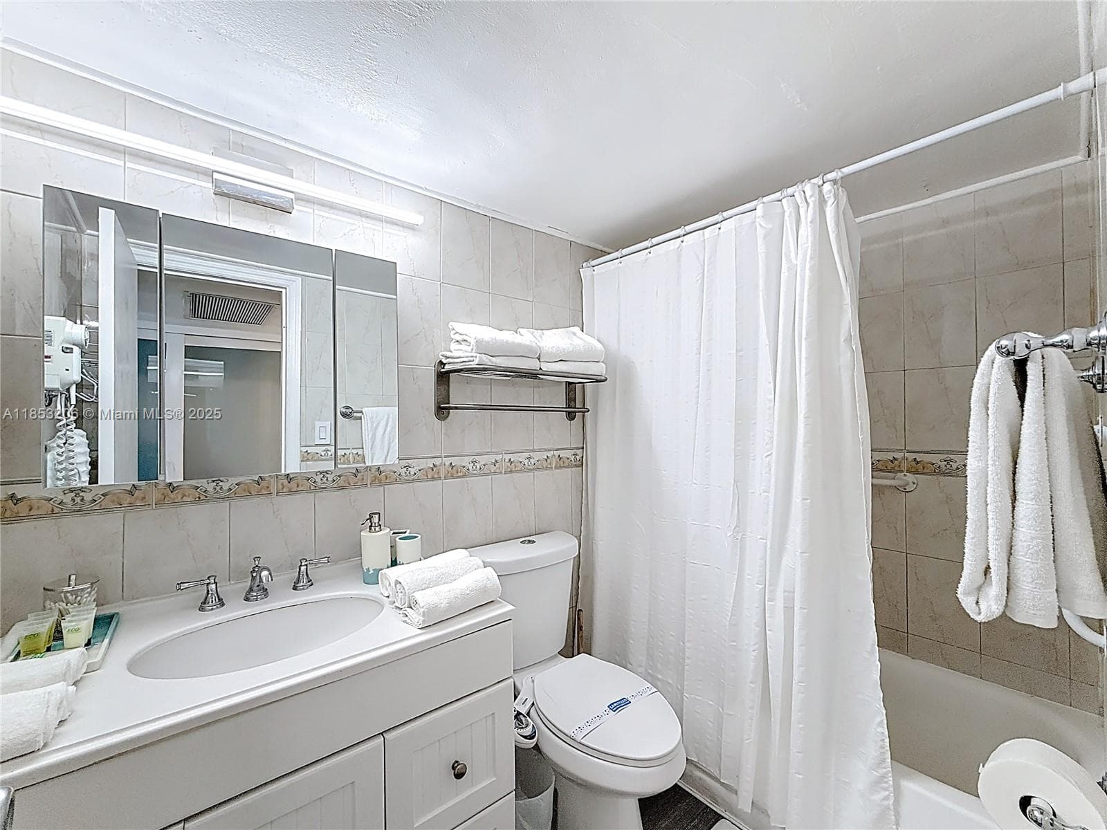 19201 Collins Ave 610 photo 23