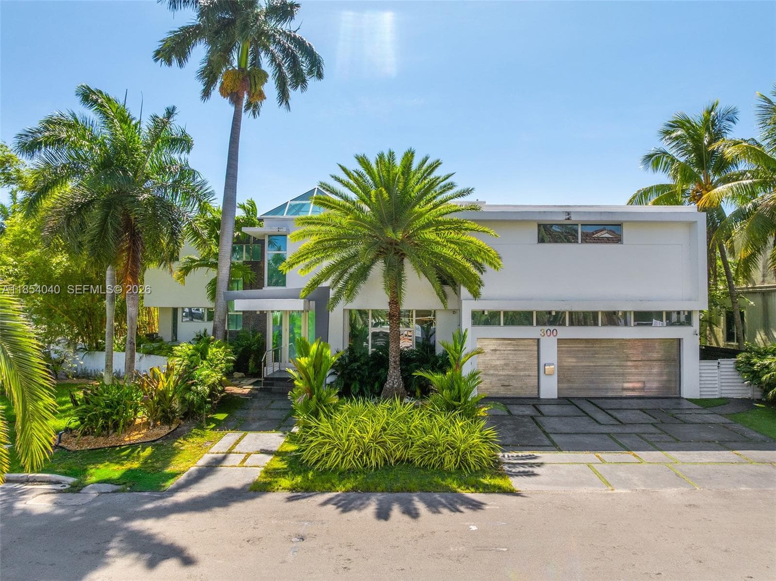 300 Royal Plaza Dr 3