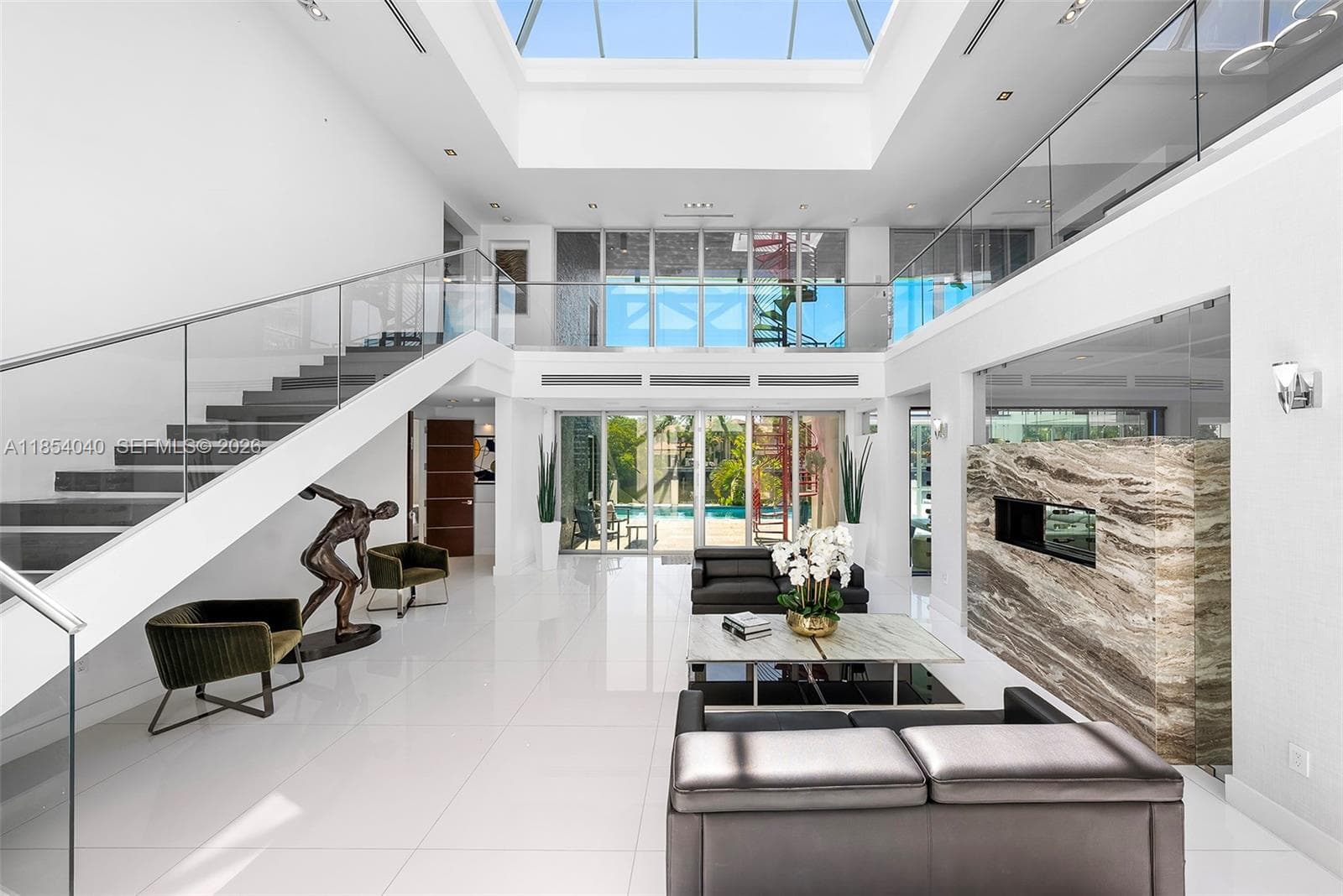 300 Royal Plaza Dr 1