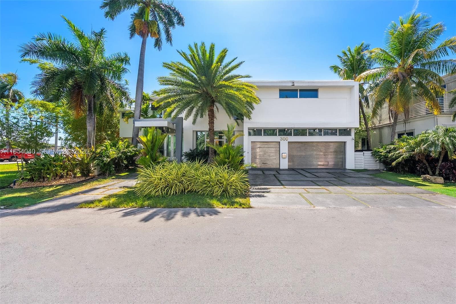 300 Royal Plaza Dr 5