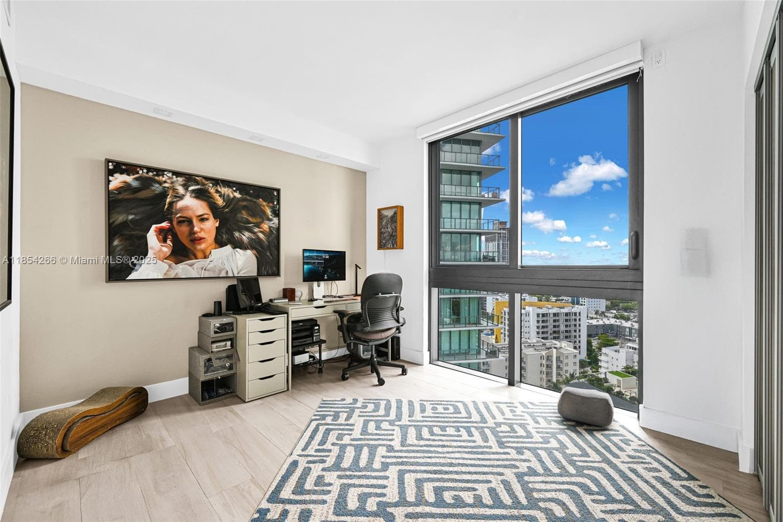 650 NE 32nd St 2201 photo 20
