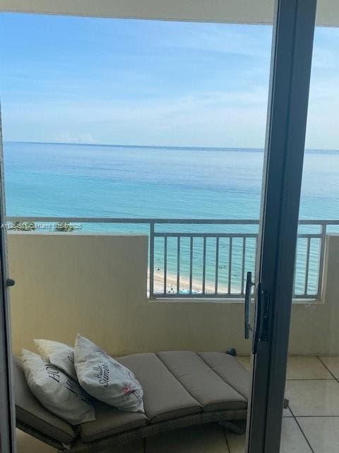 3180 Ocean Dr 4