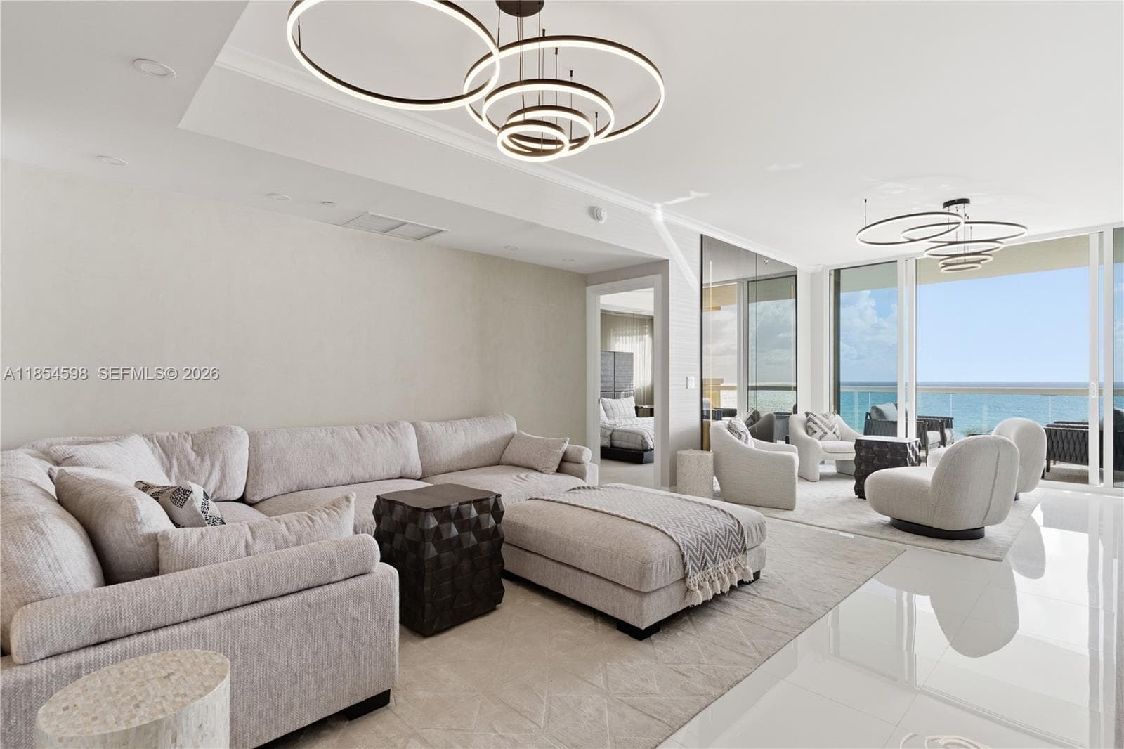 17875 Collins Ave 4