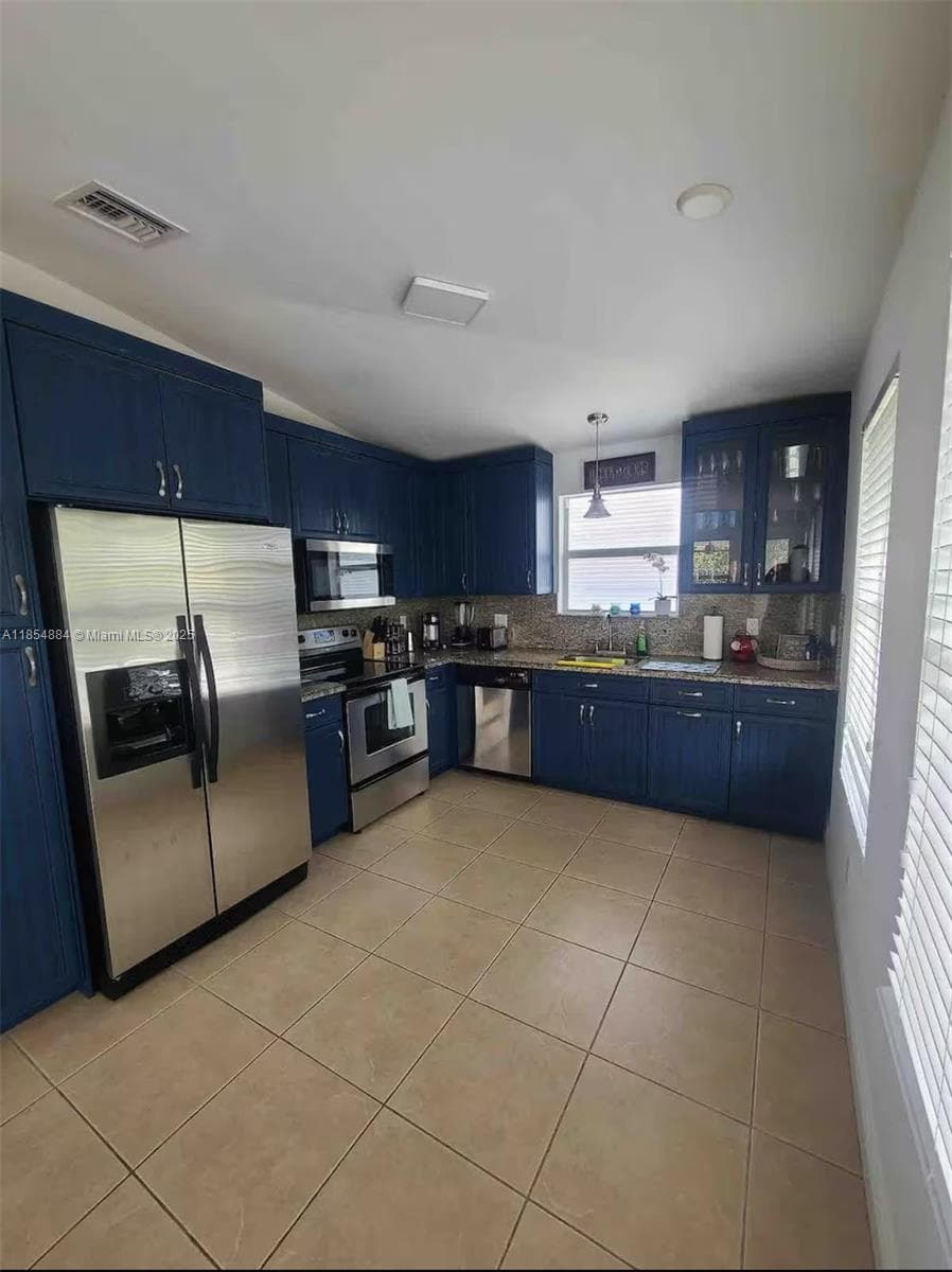 350 Hazel St 3
