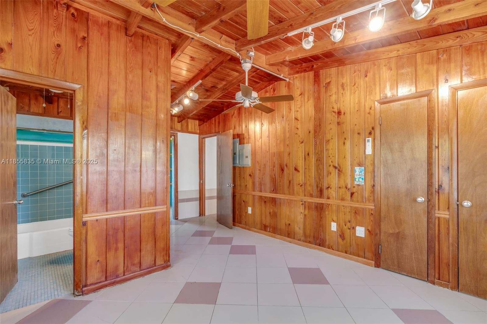 140 Gardenia St photo 14