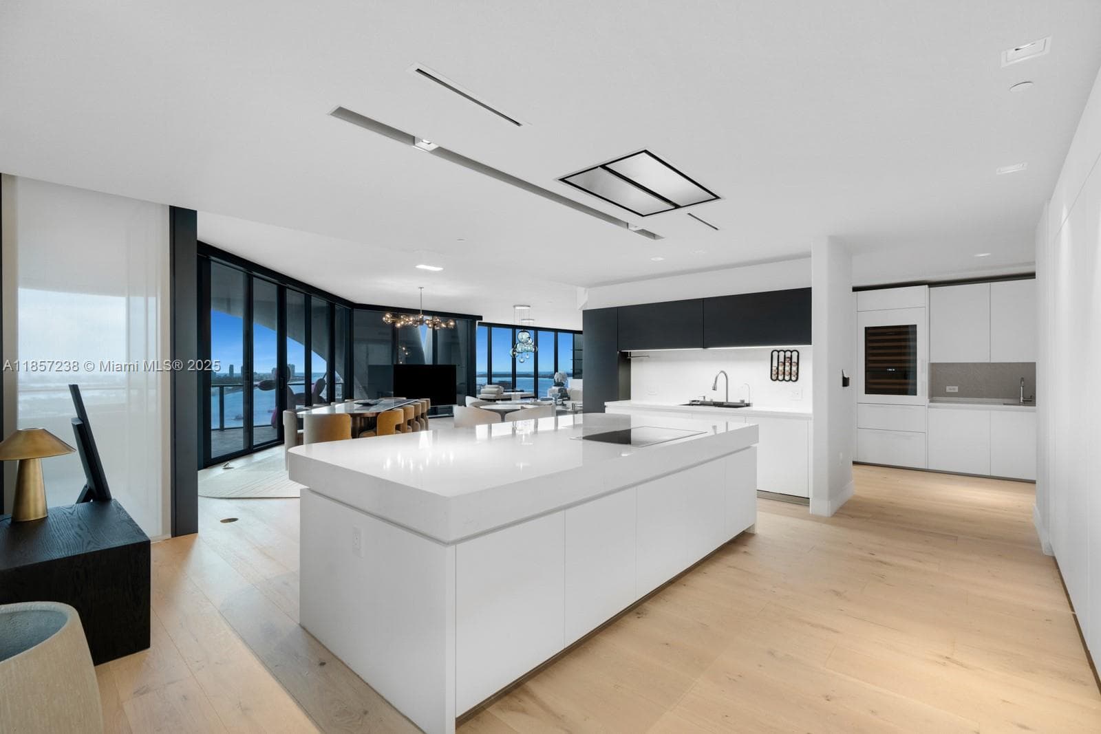 1000 Biscayne Blvd 2402 photo 13