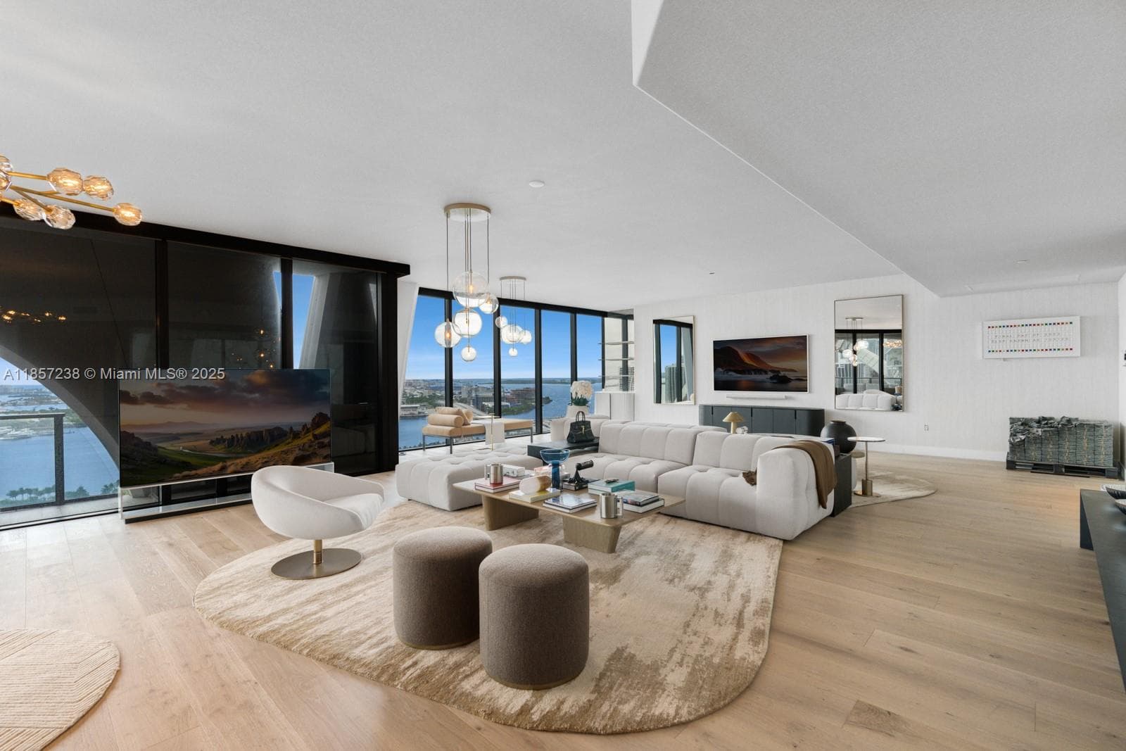 1000 Biscayne Blvd 2402 photo 9