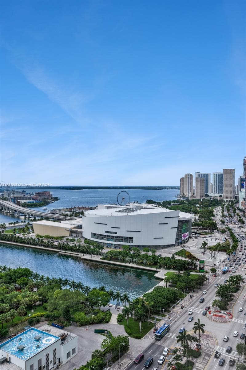 1000 Biscayne Blvd 2402 photo 18
