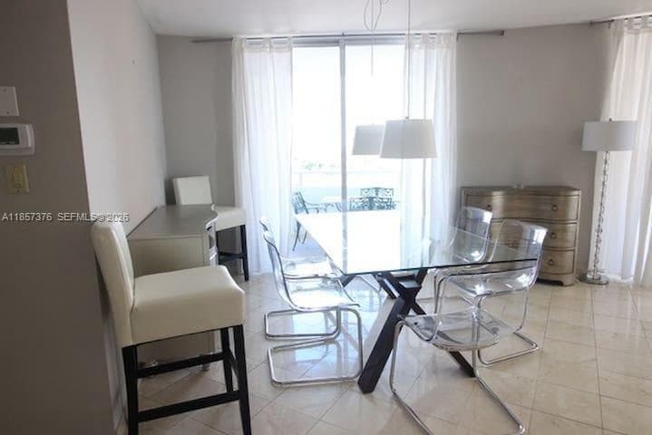5161 Collins Ave 1104 photo 6