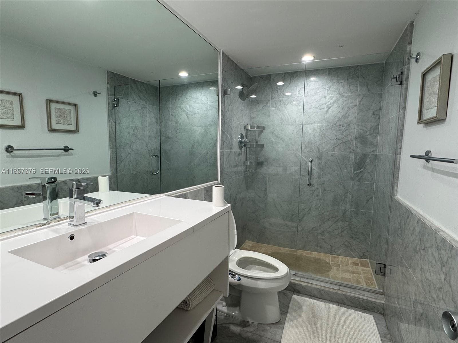 5161 Collins Ave 1104 photo 4