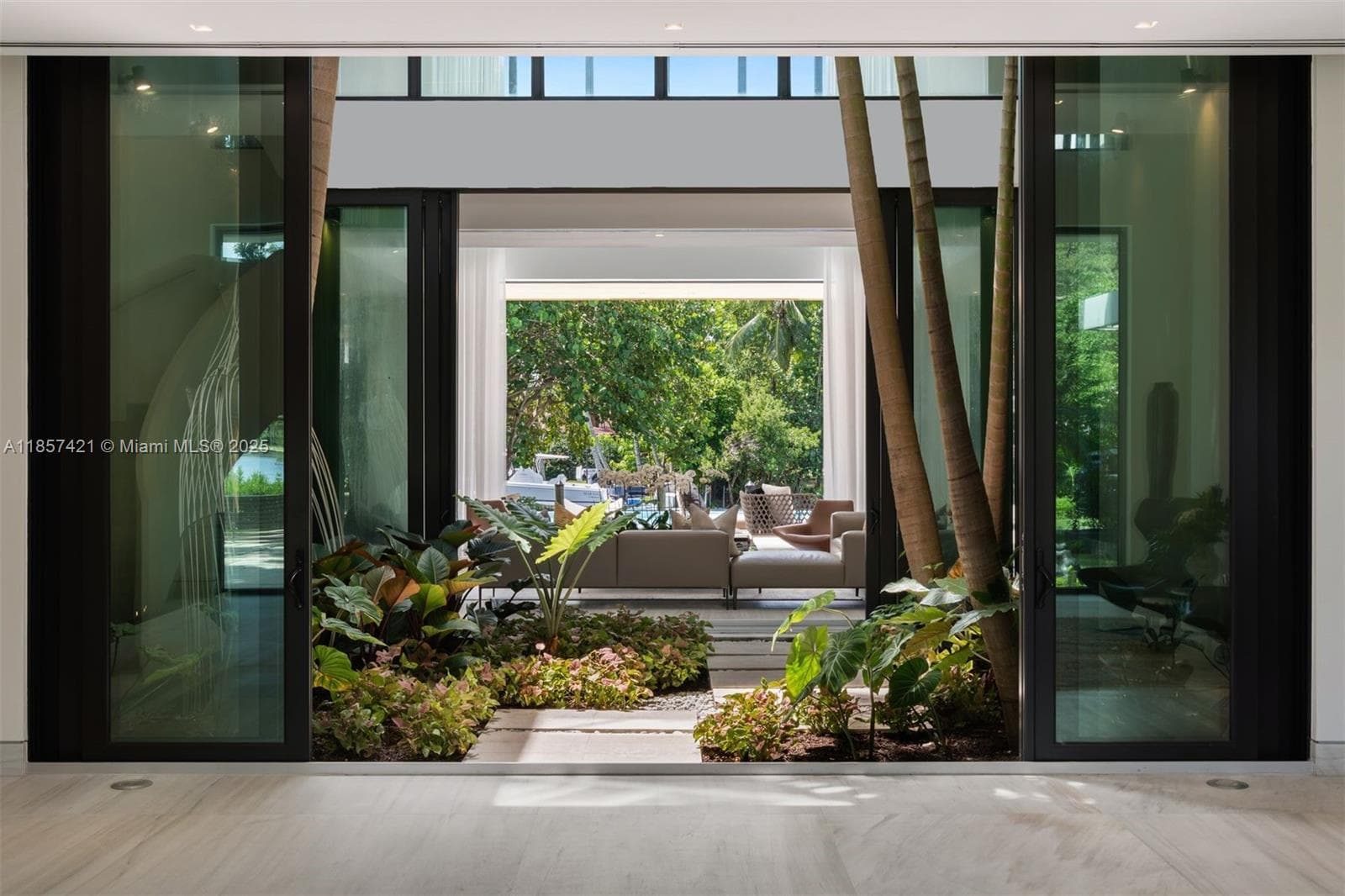 540 Leucadendra Dr 3
