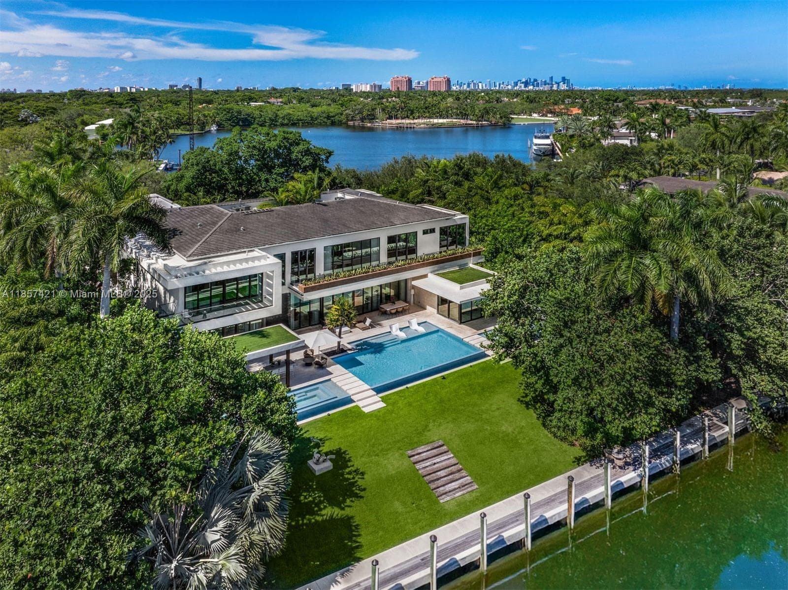 540 Leucadendra Dr 1