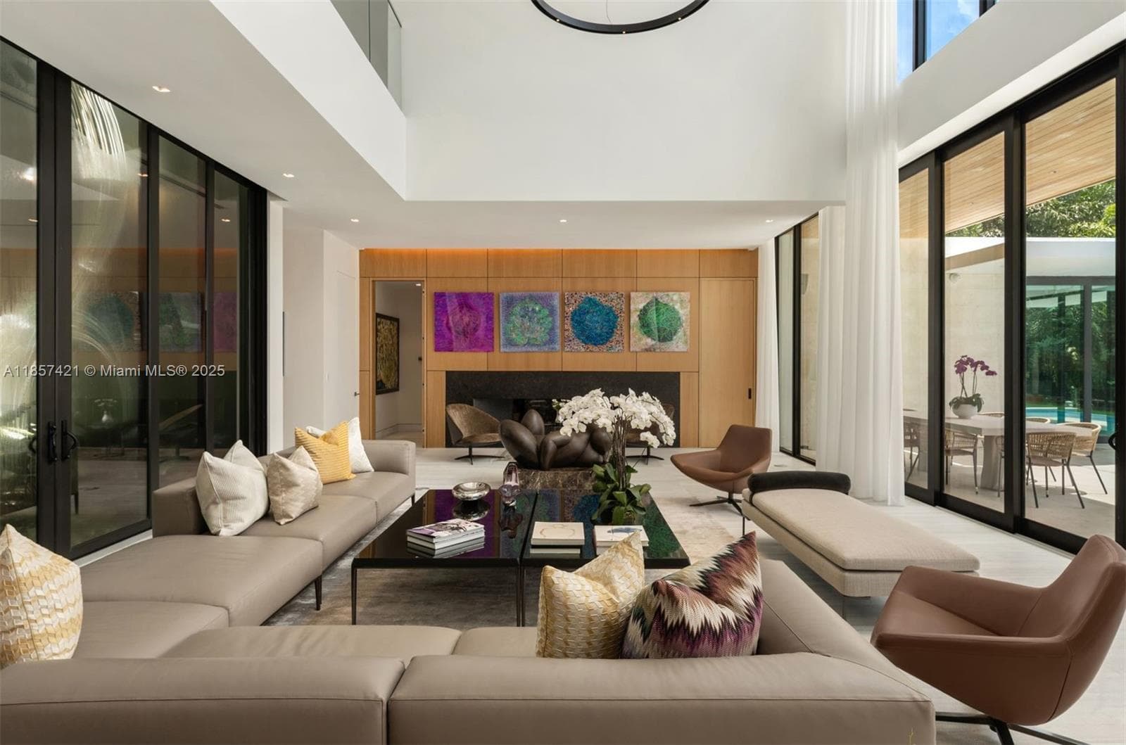 540 Leucadendra Dr 4