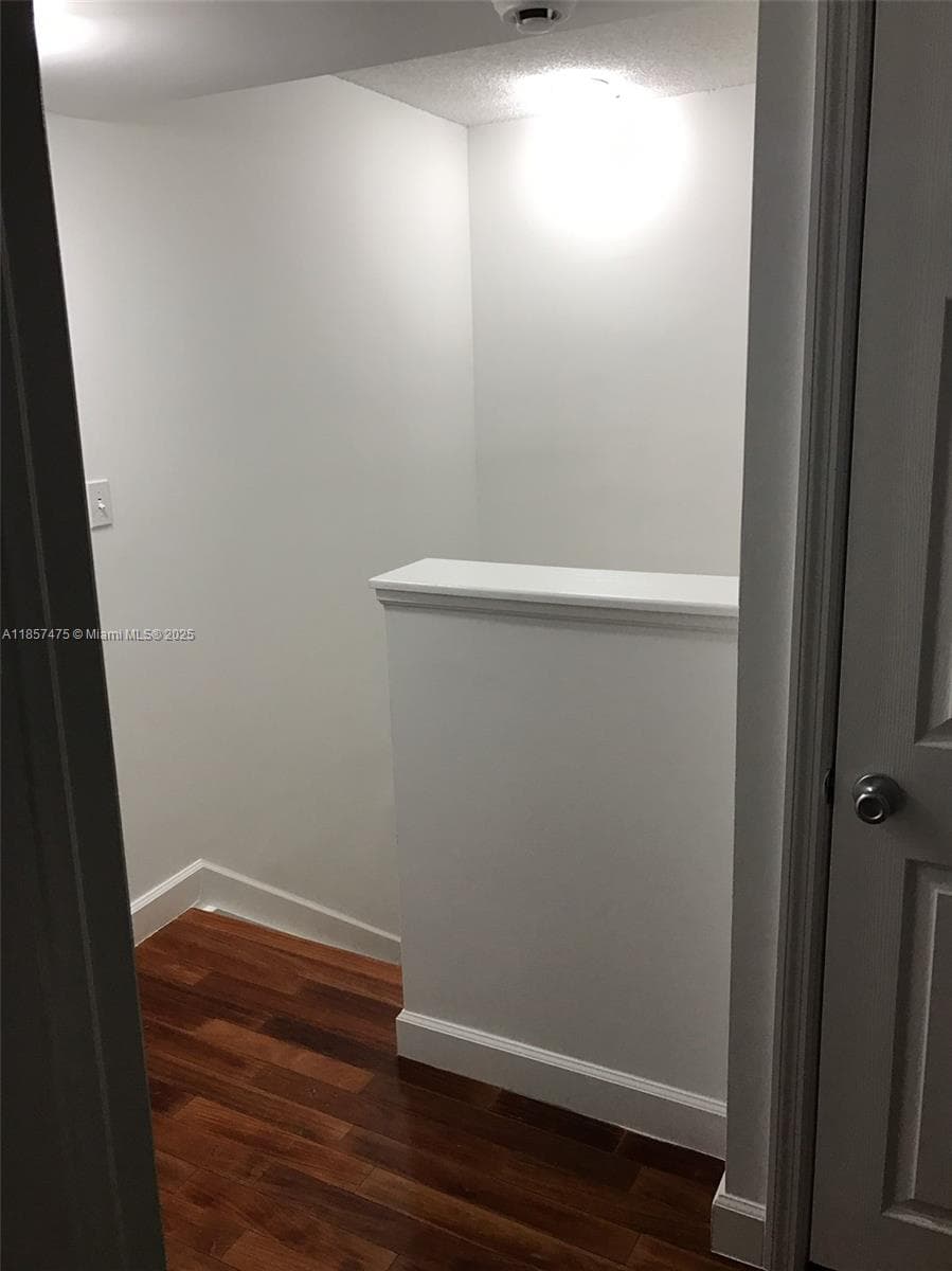 2821 NE 185th St 408 photo 17