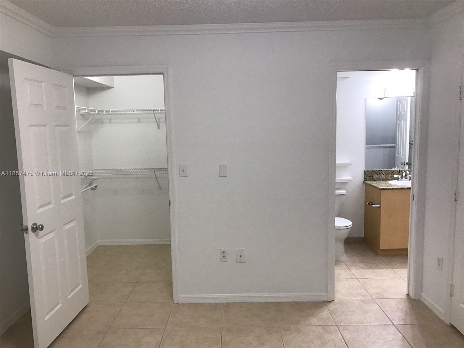 2821 NE 185th St 408 photo 14