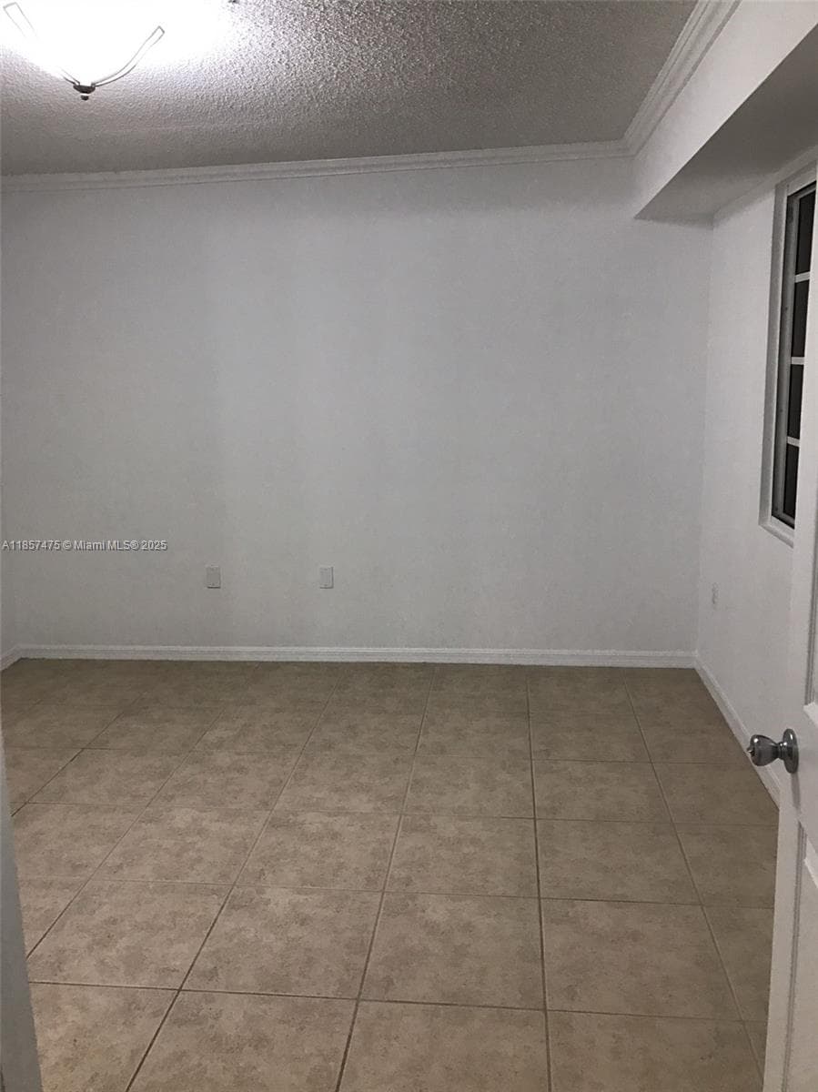 2821 NE 185th St 408 photo 15