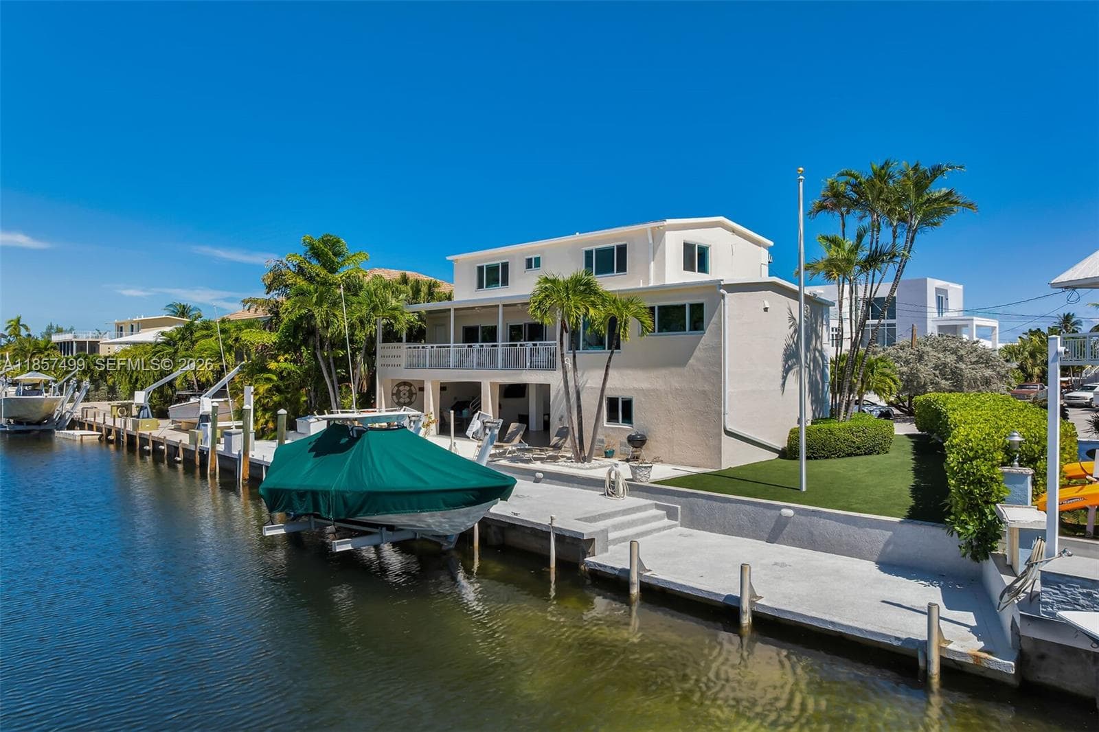 122 Court Contessa 1