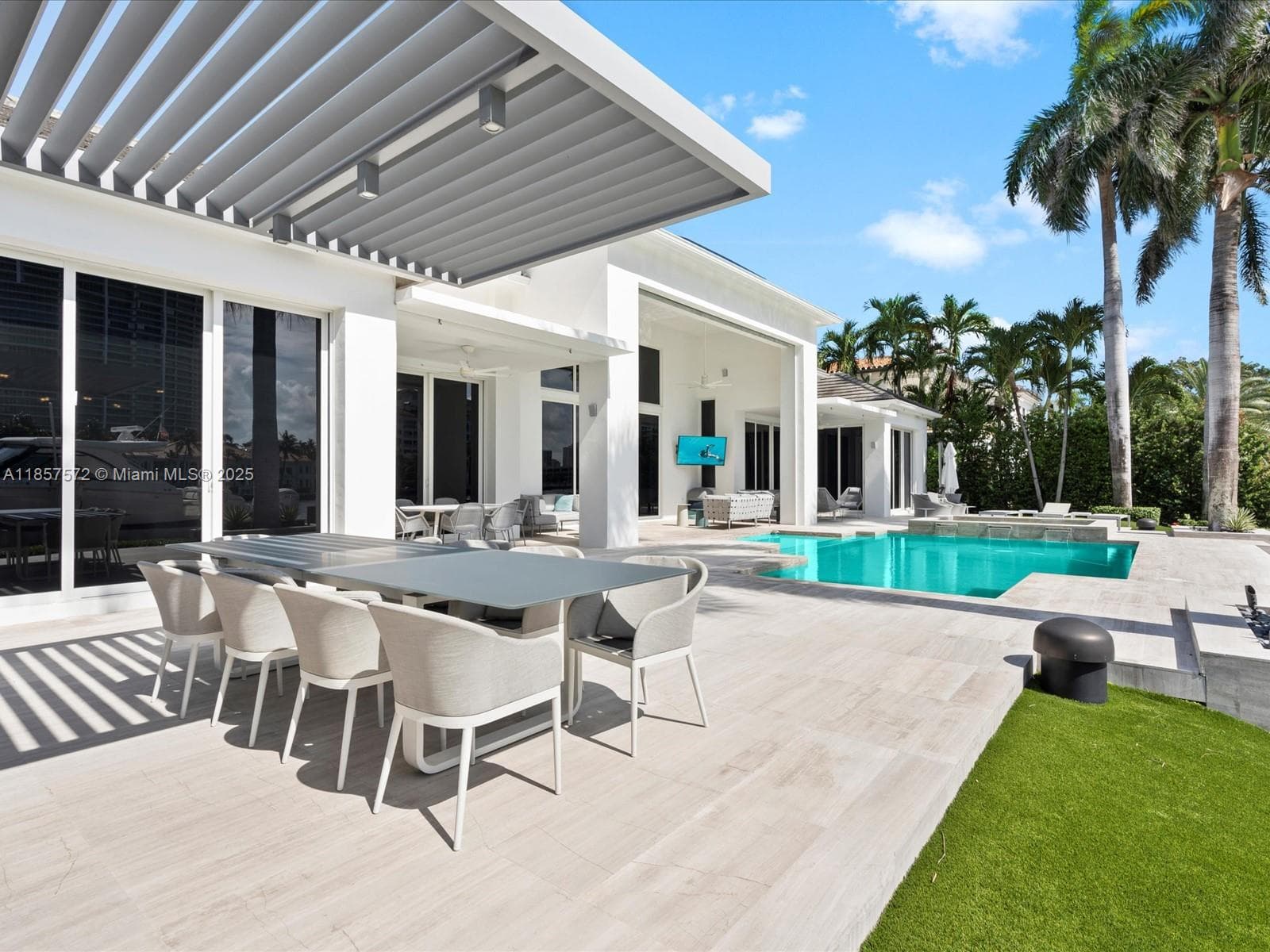 224 S ISLAND photo 23