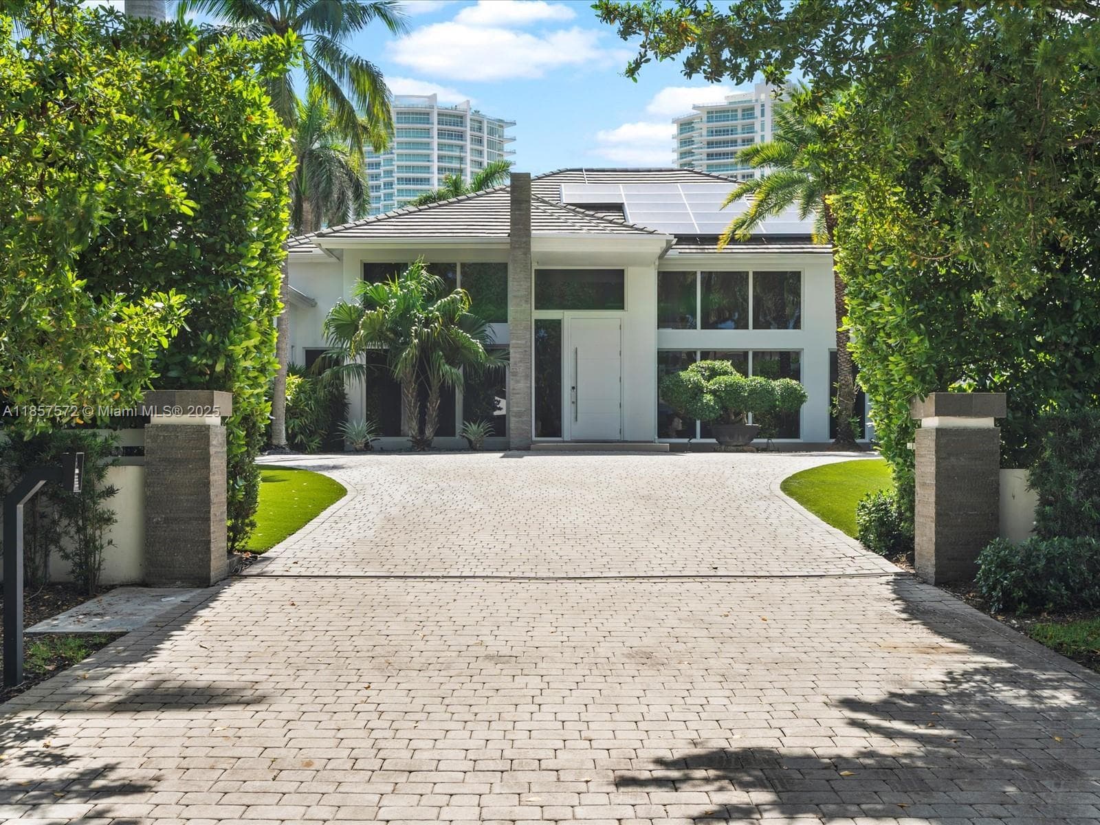 224 S ISLAND 3
