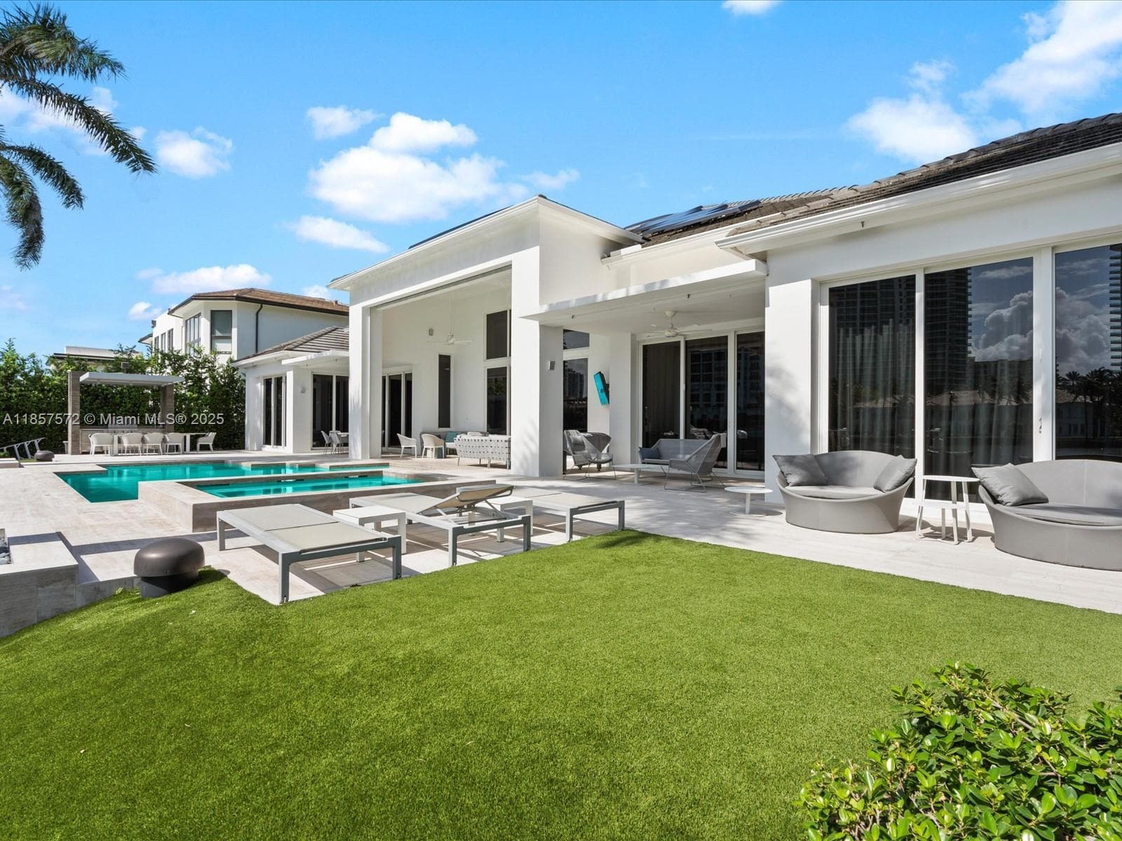 224 S ISLAND photo 24