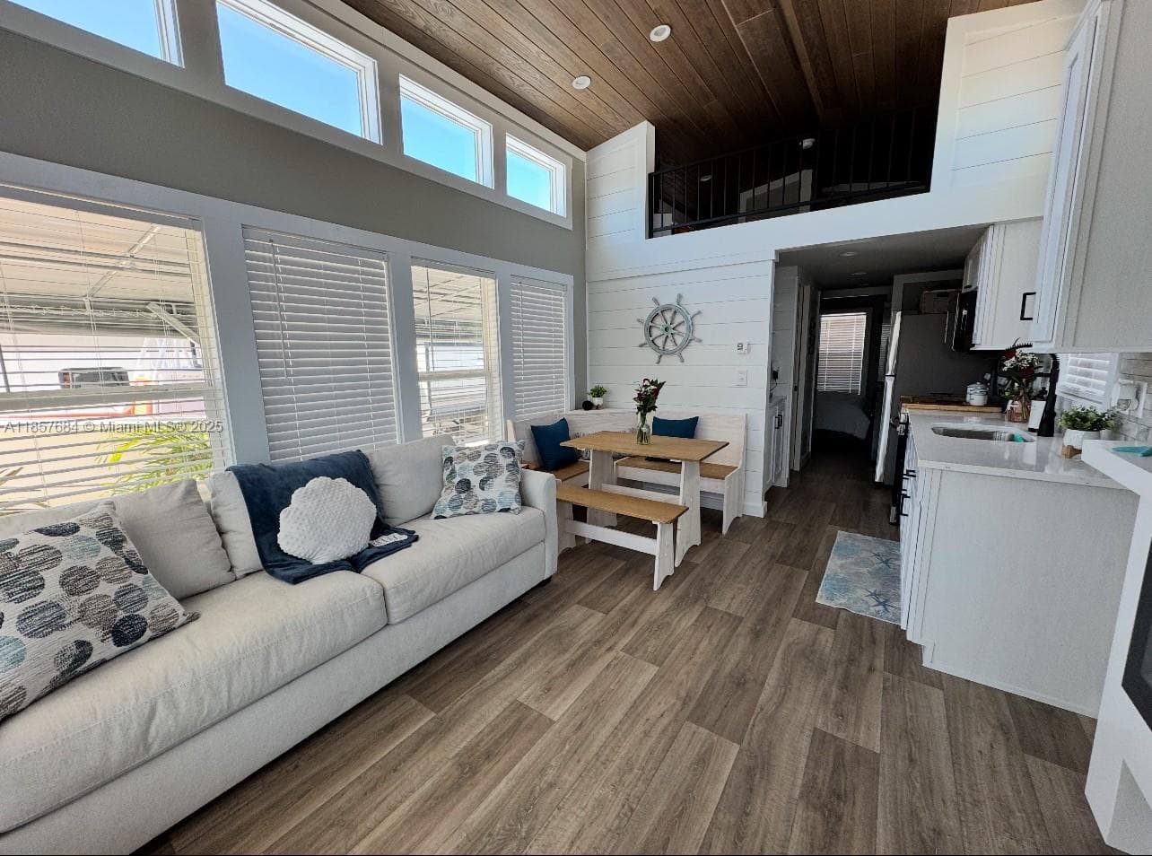 325 Calusa St 302 2