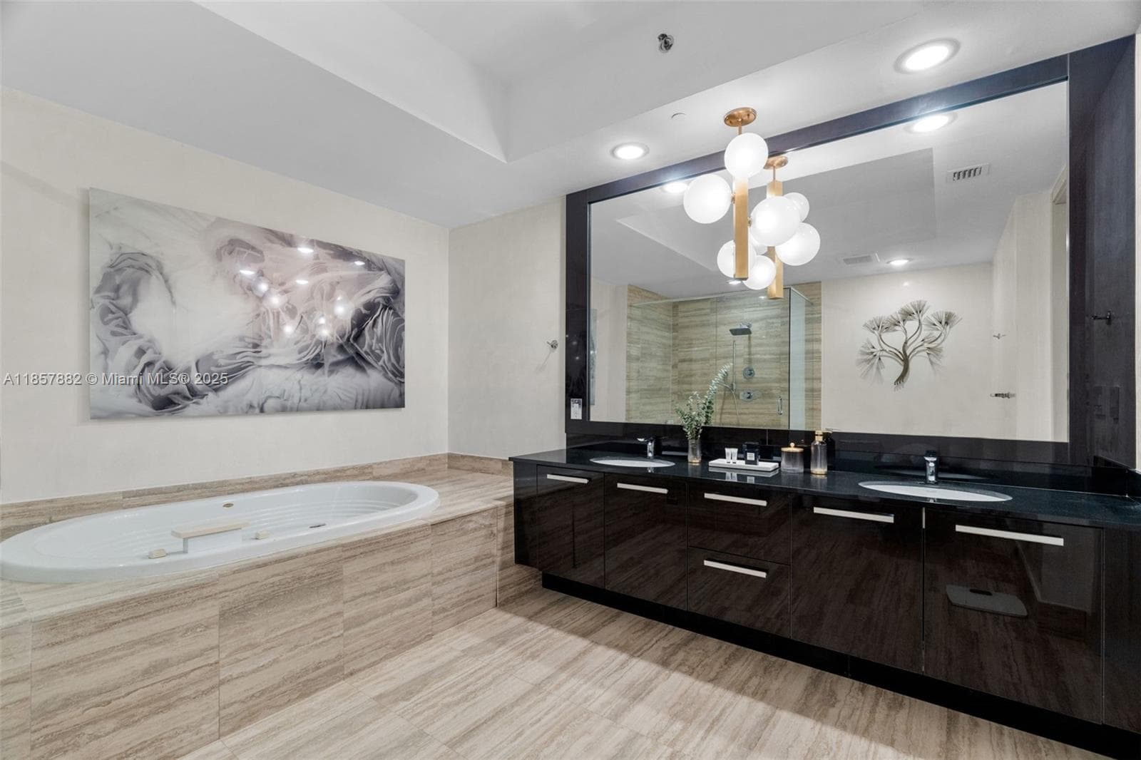 16001 Collins Ave 907 photo 13