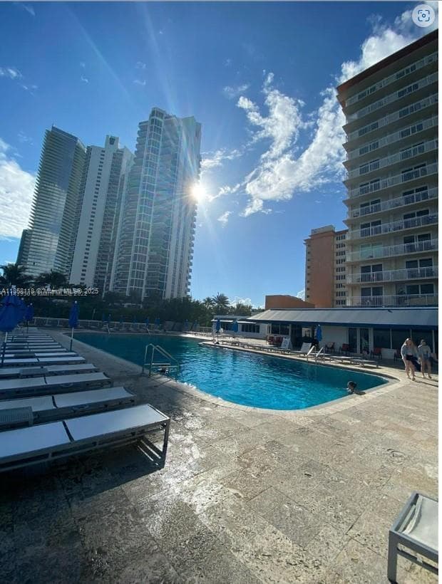 19201 Collins Ave 611 photo 19