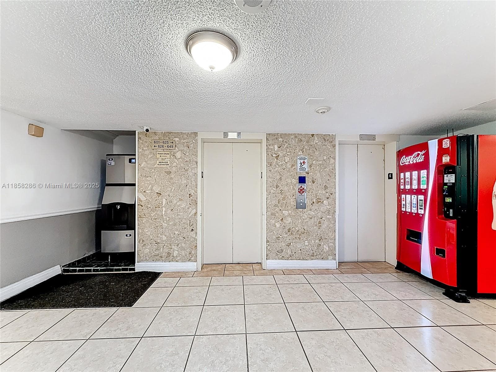 19201 Collins Ave 636 photo 24