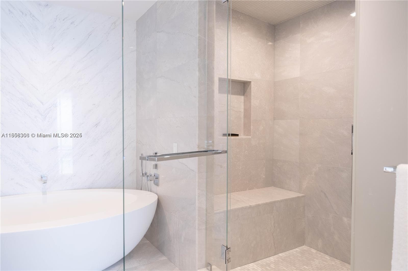 18501 Collins Ave 1104 photo 15