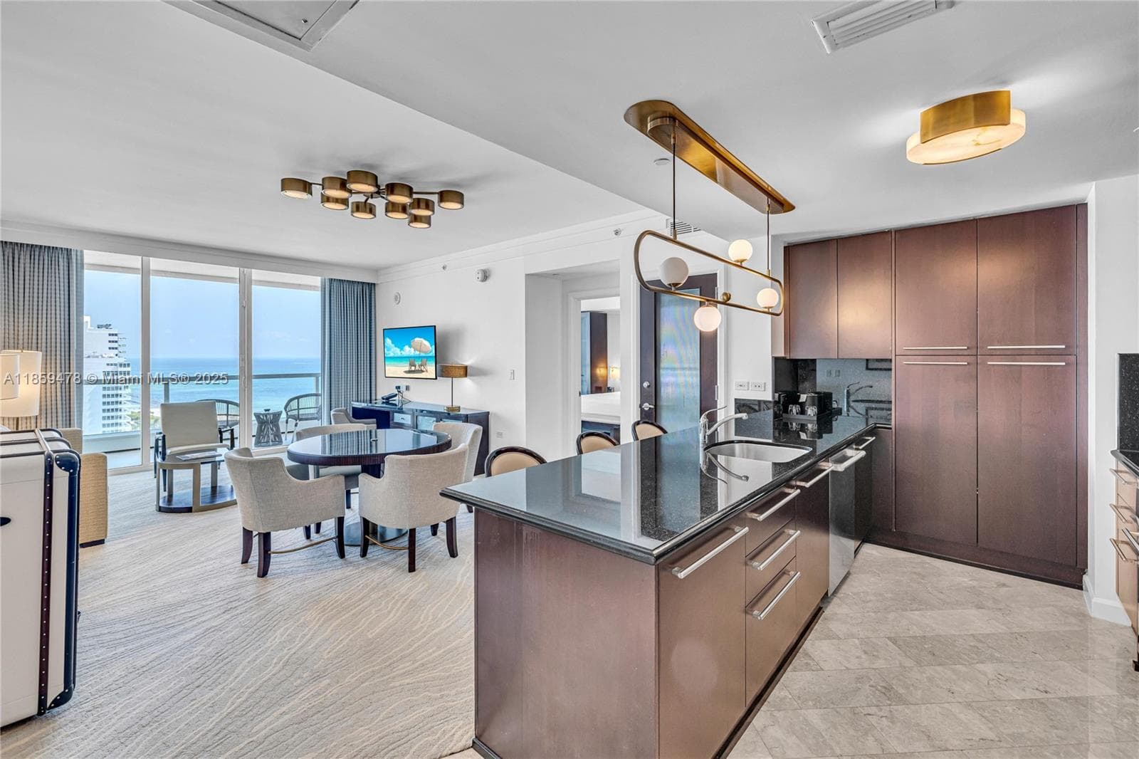 4391 Collins Ave 1