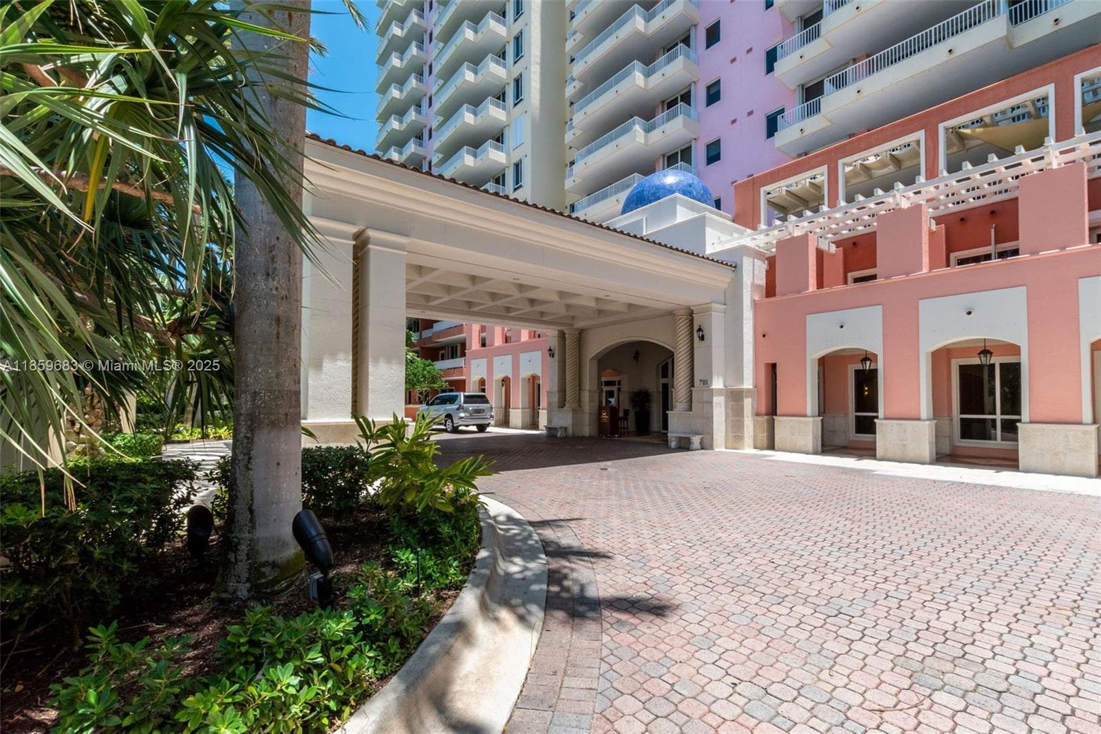 781 Crandon Blvd 3