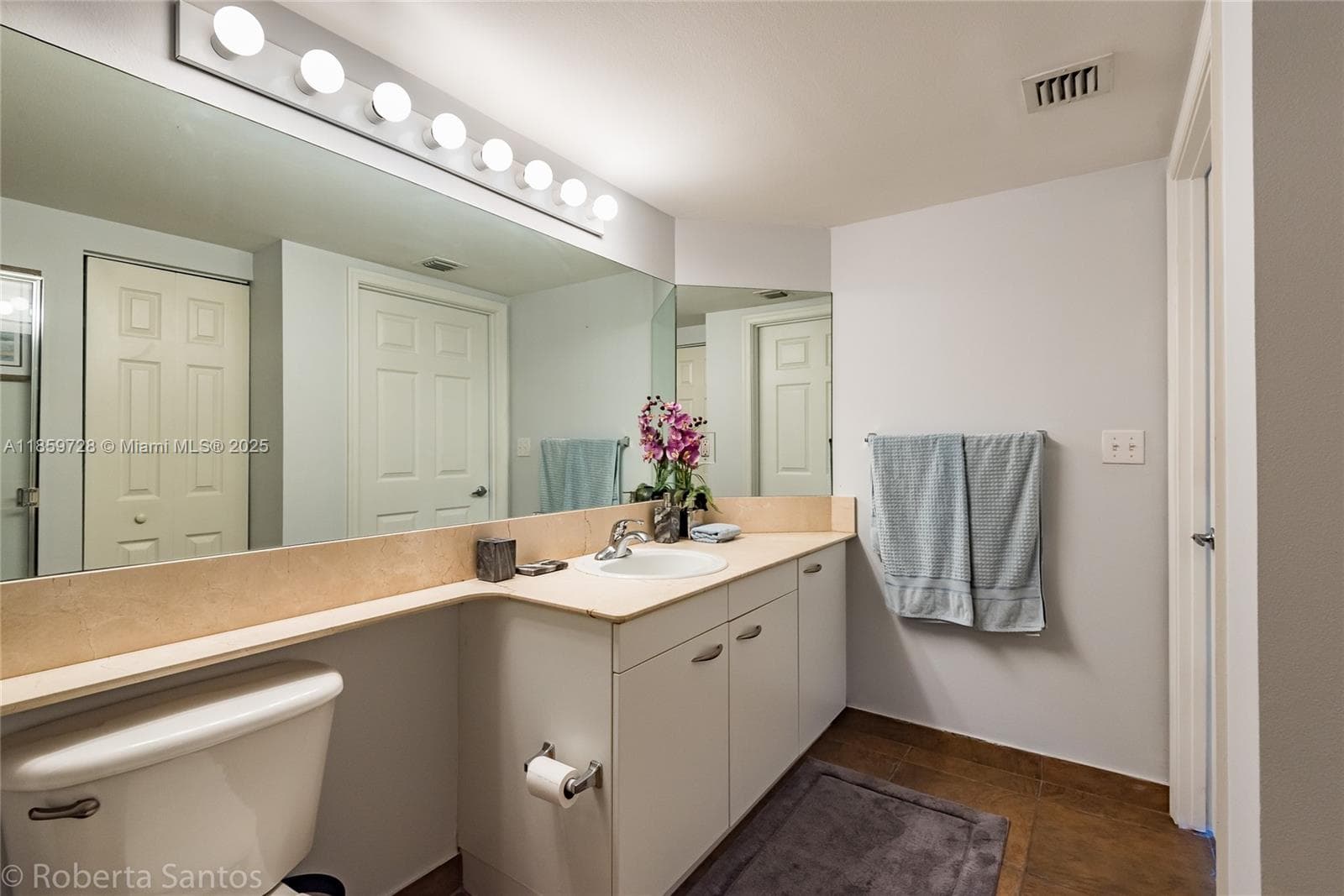 2080 S Ocean Dr 602 photo 23