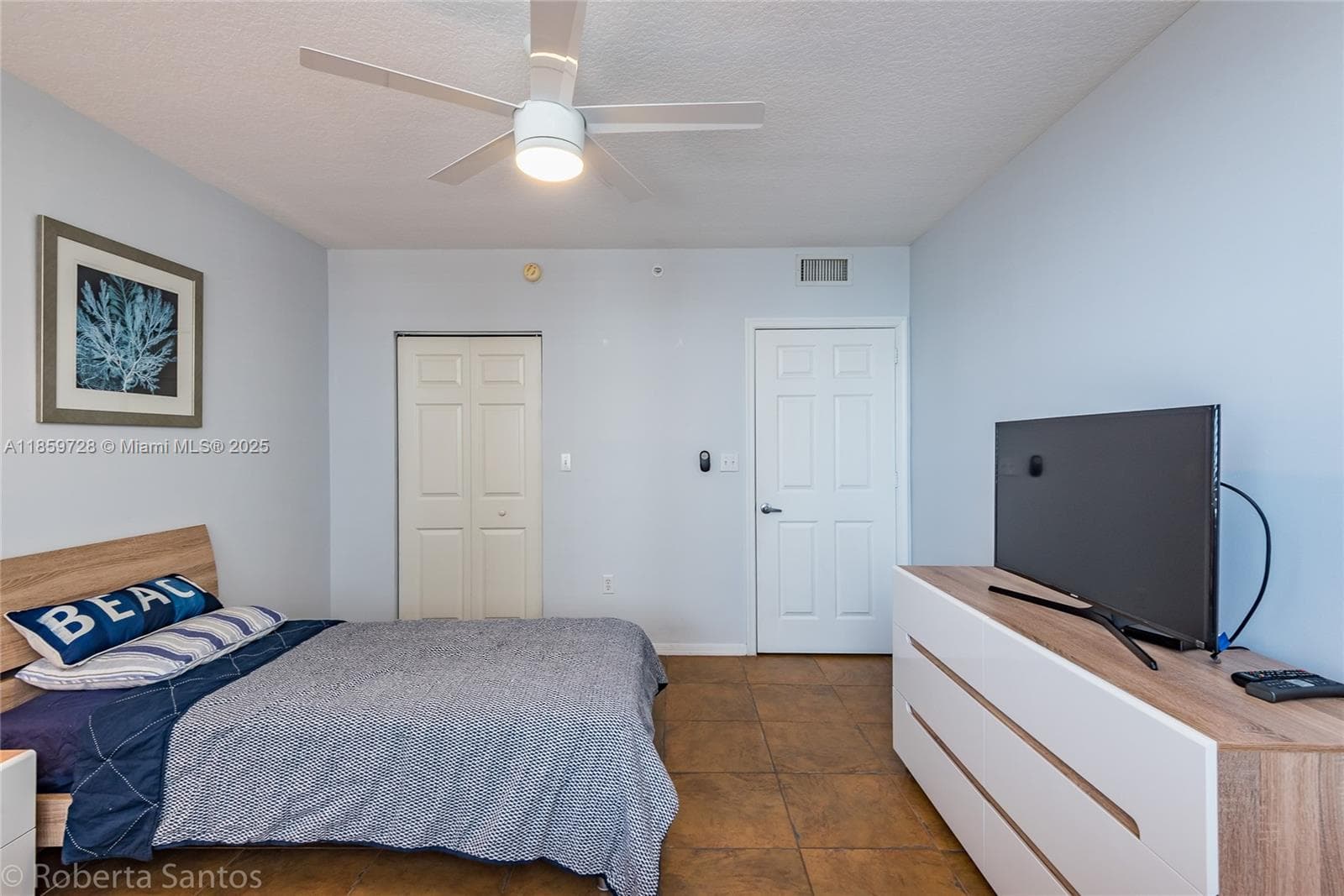 2080 Ocean Dr 602 photo 22
