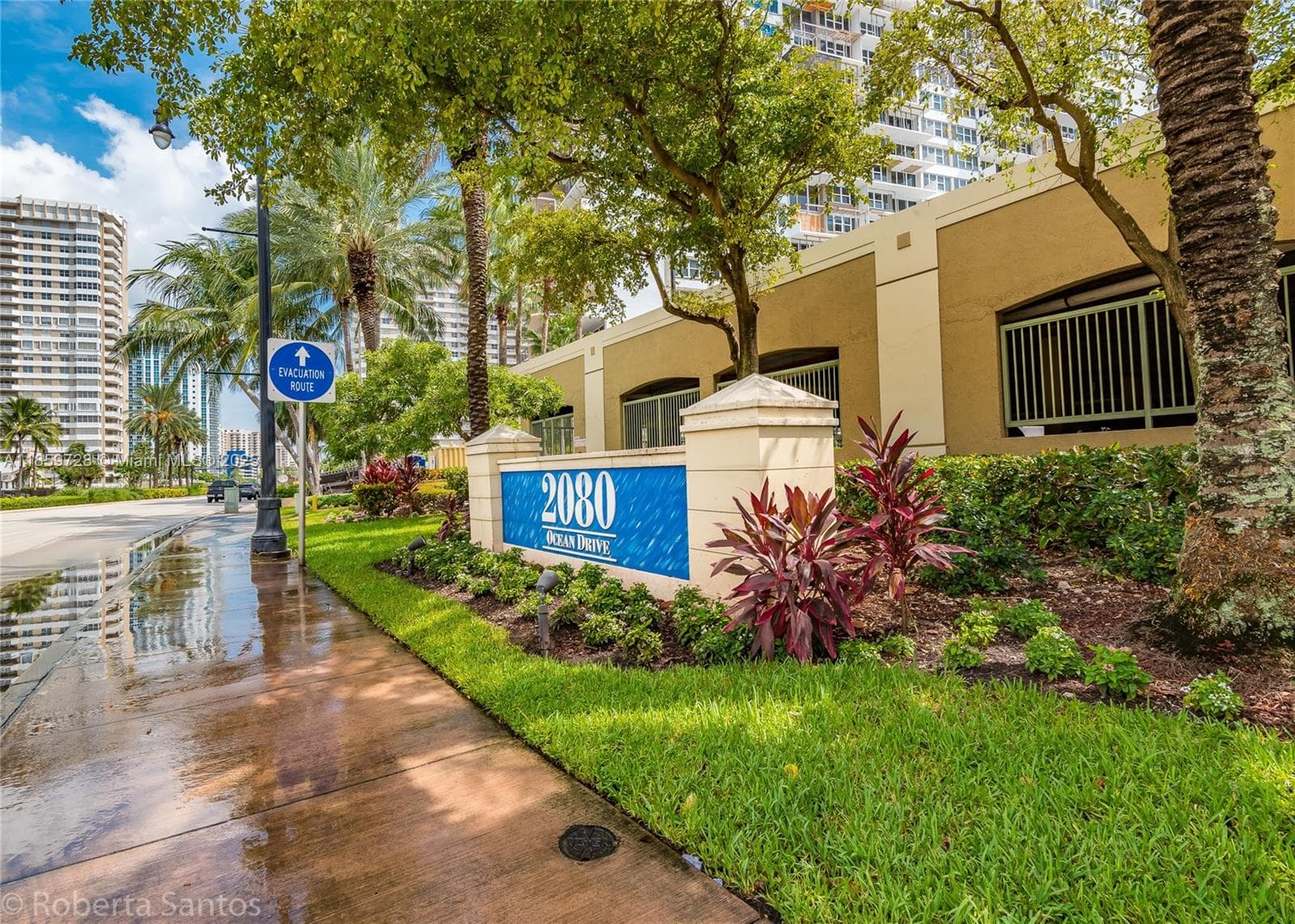 2080 Ocean Dr 1