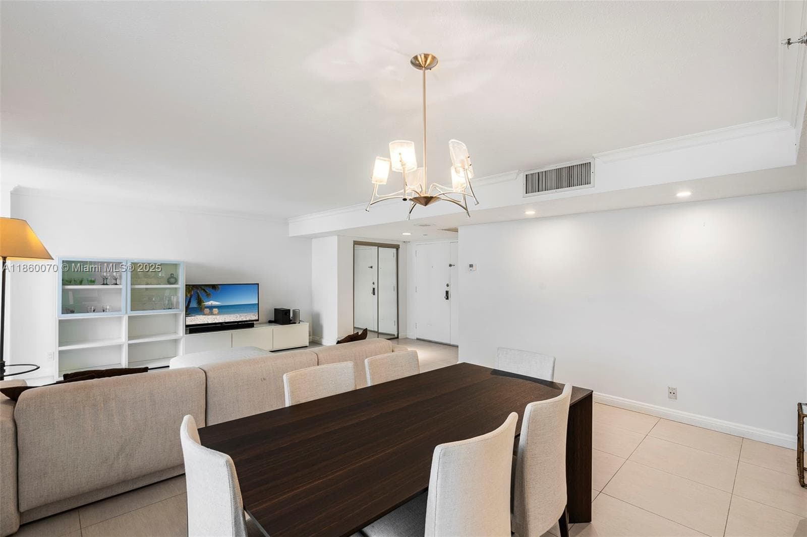 2401 Collins Ave 1808 photo 6
