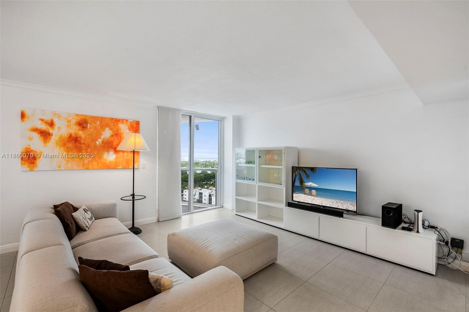 2401 Collins Ave 1808 photo 10