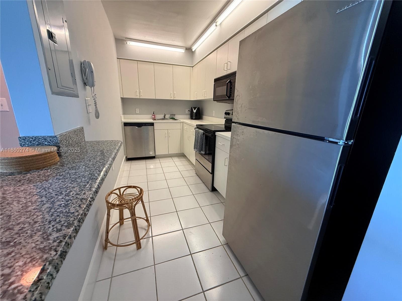 800 Claughton Island Dr 703 photo 5