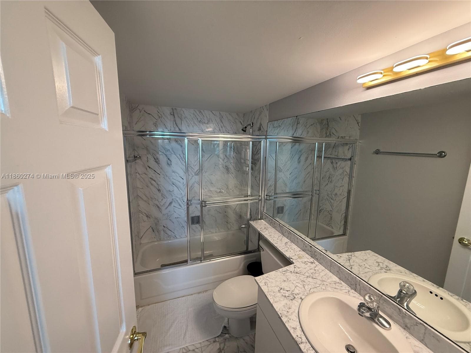 800 Claughton Island Dr 703 photo 8
