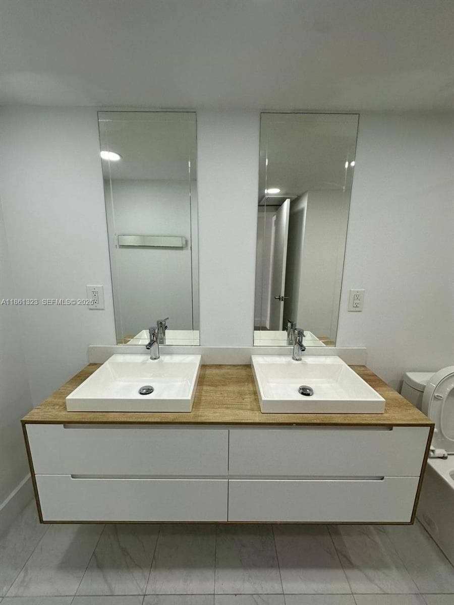 5600 Collins Ave 11W photo 17