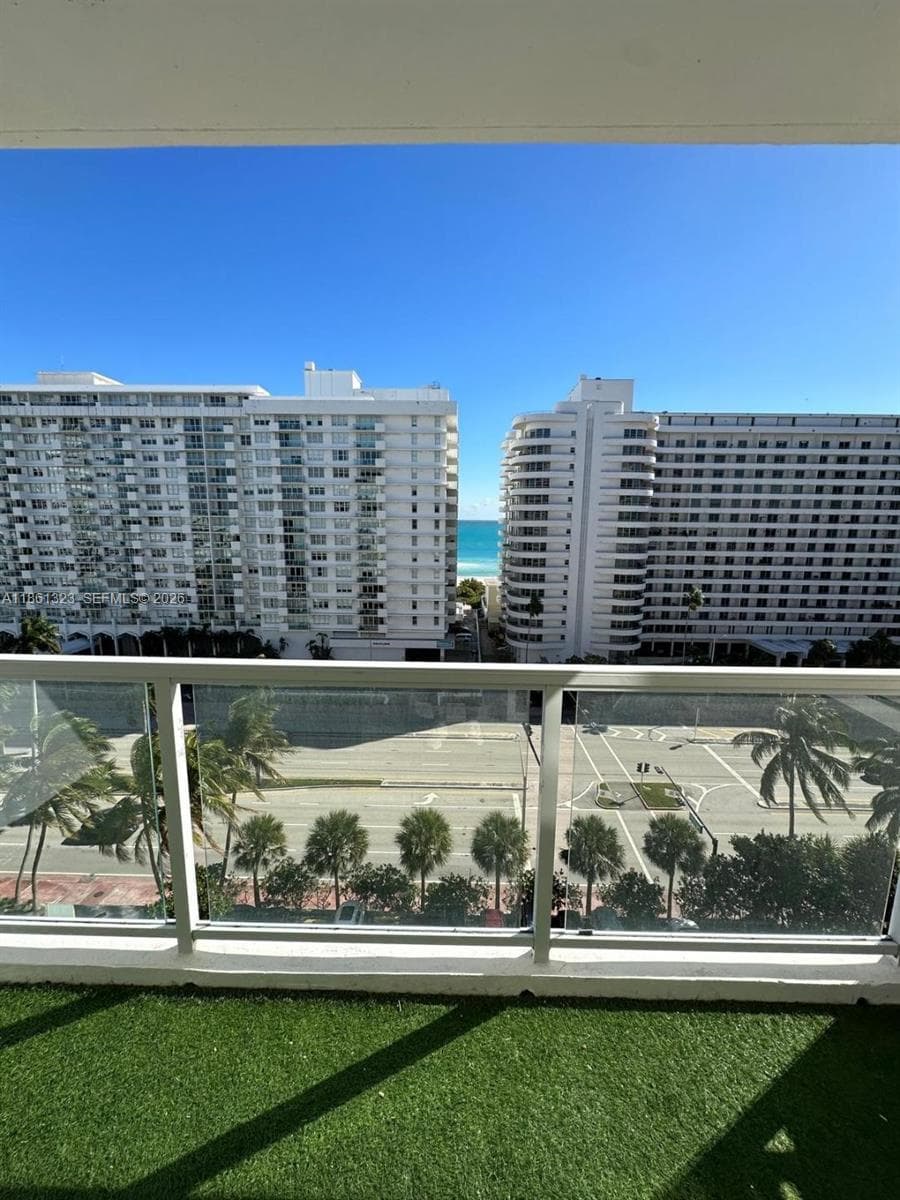 5600 Collins Ave 11W photo 25