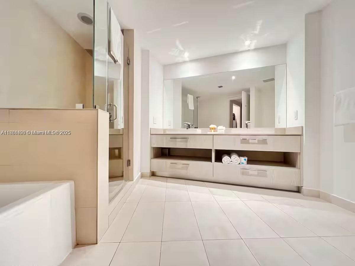 4111 Ocean Dr 1801 photo 12