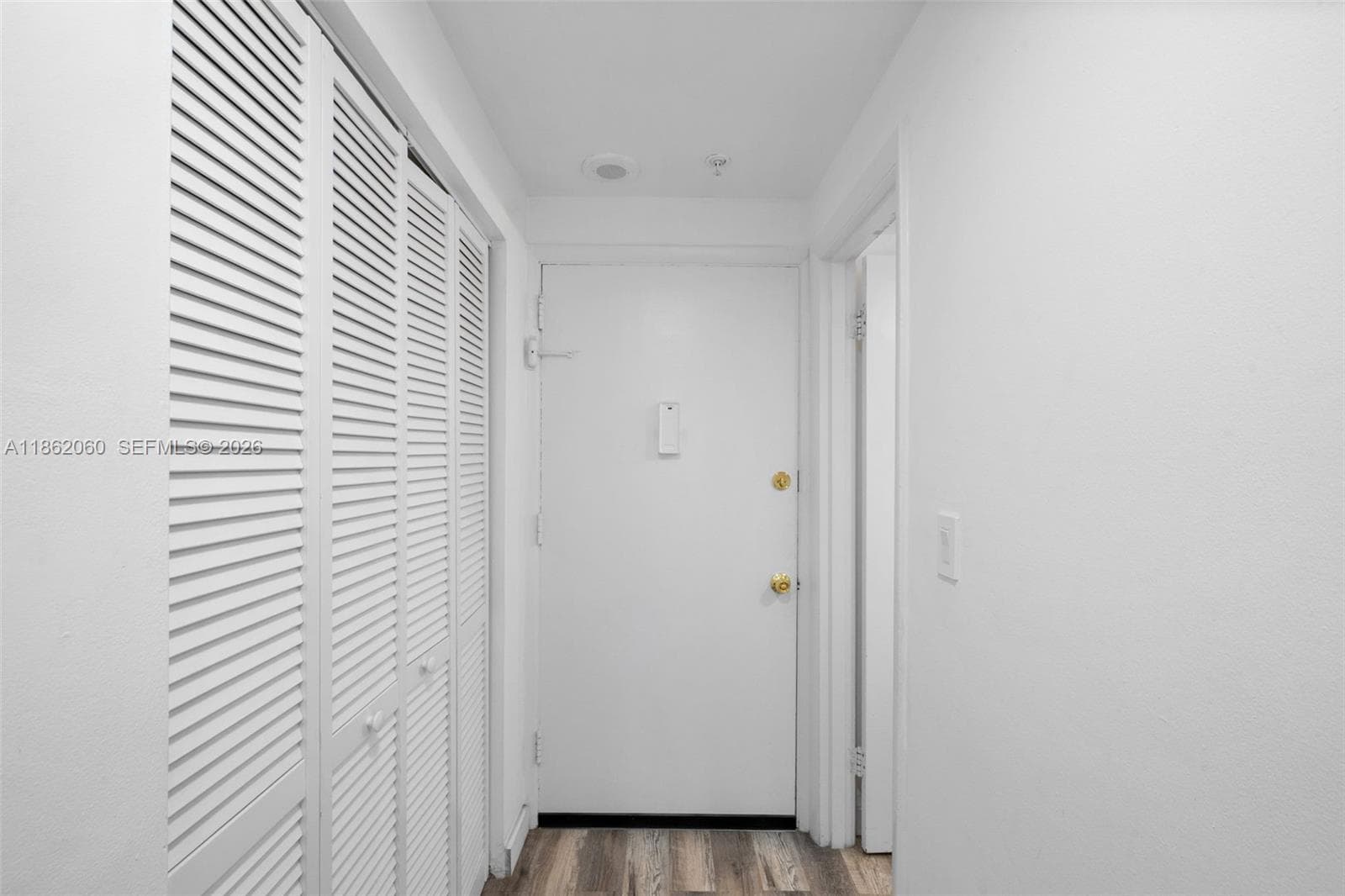400 Kings Point Dr 105 photo 10