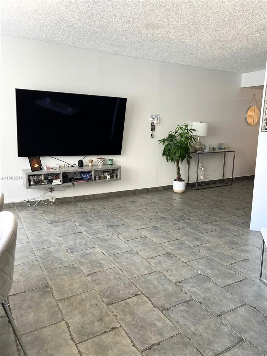 2750 NE 183rd St 2707 photo 9