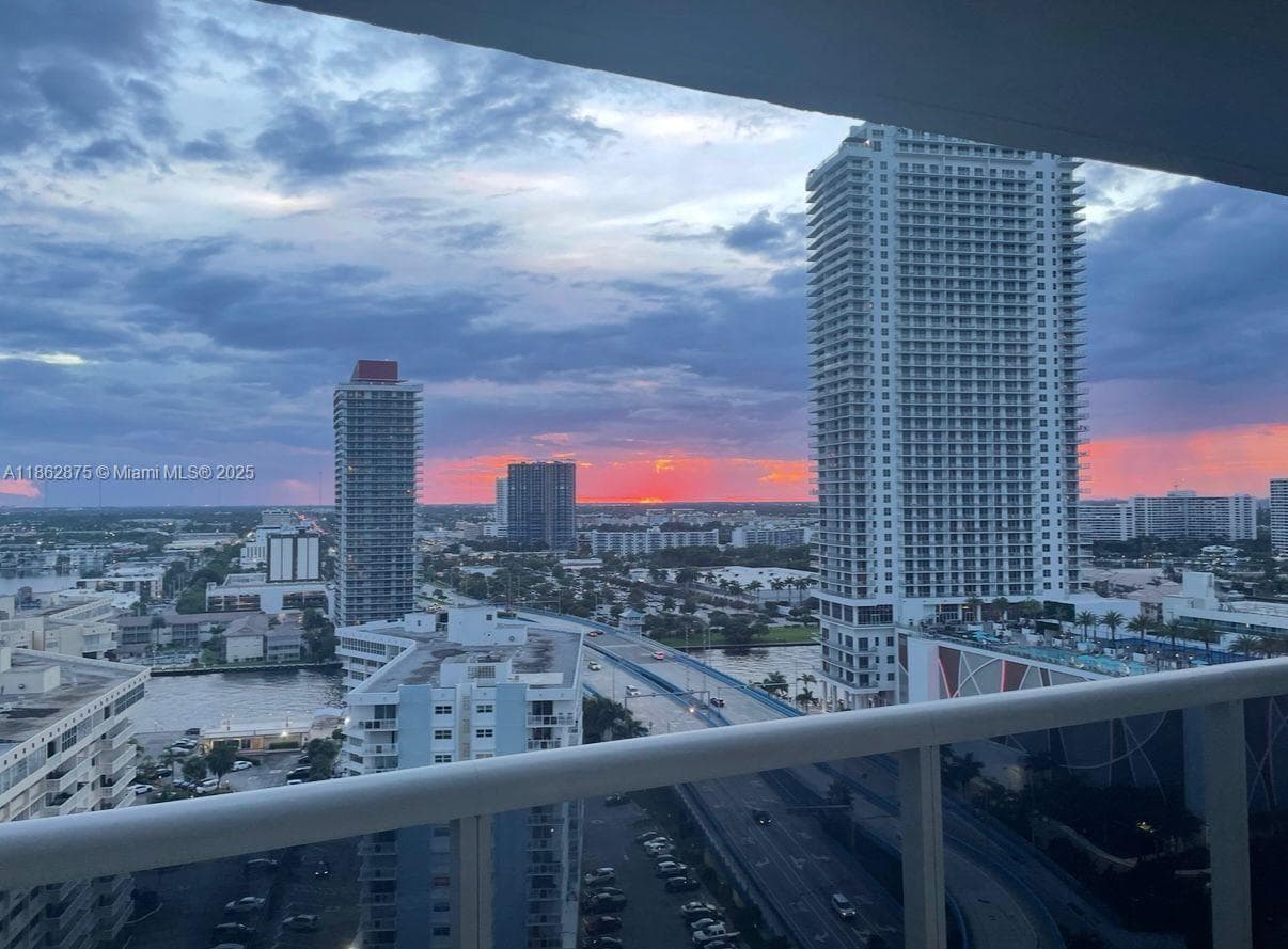 1800 Ocean Dr 3