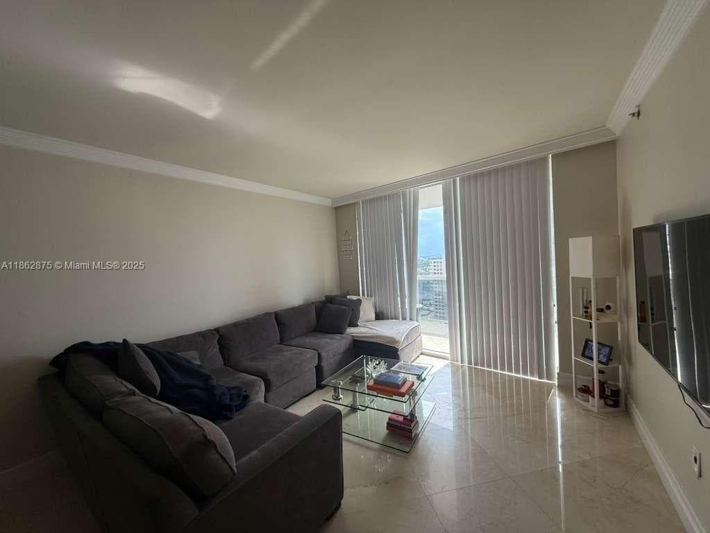 1800 Ocean Dr 4