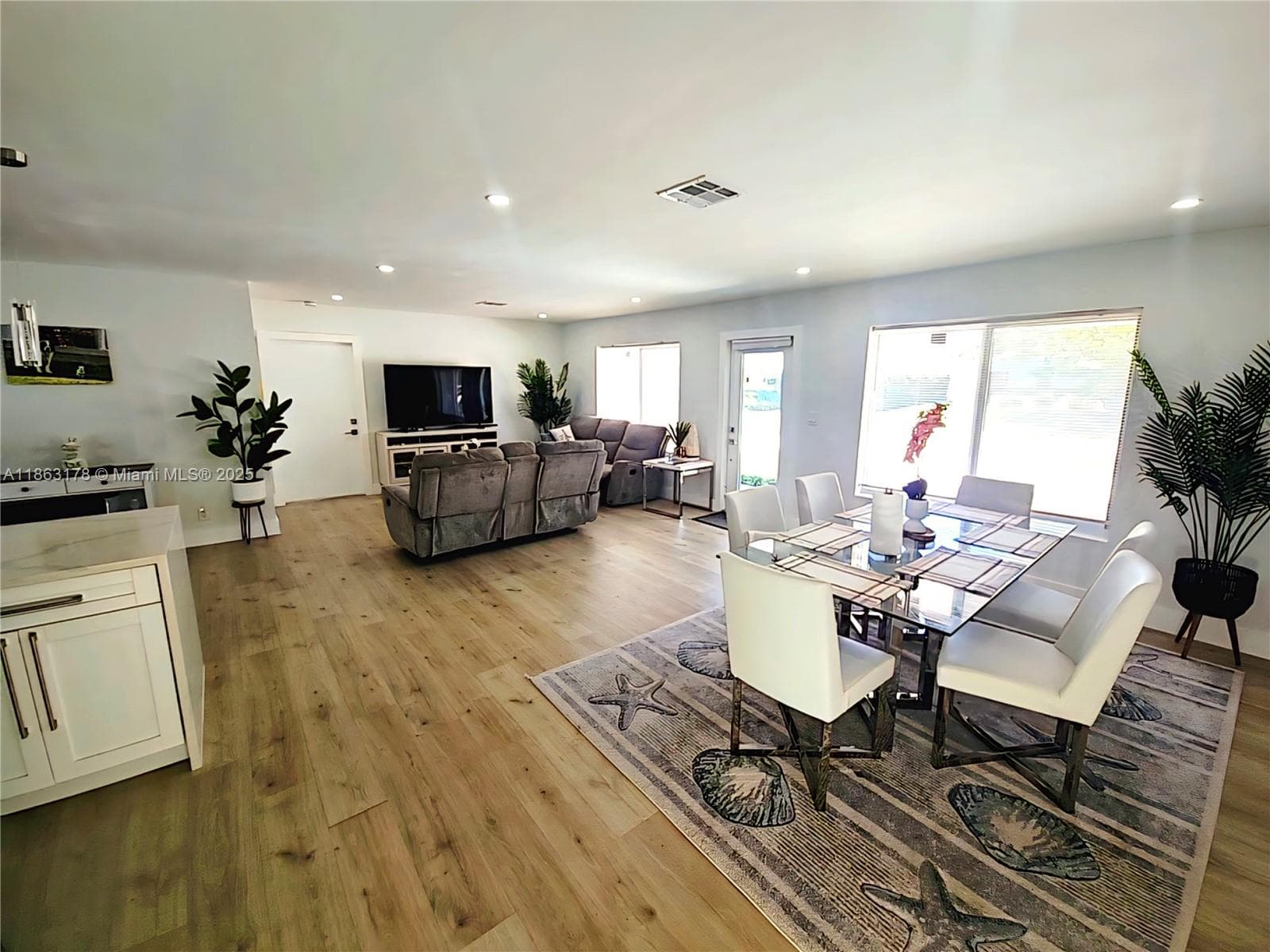 1430 53rd Ct photo 7