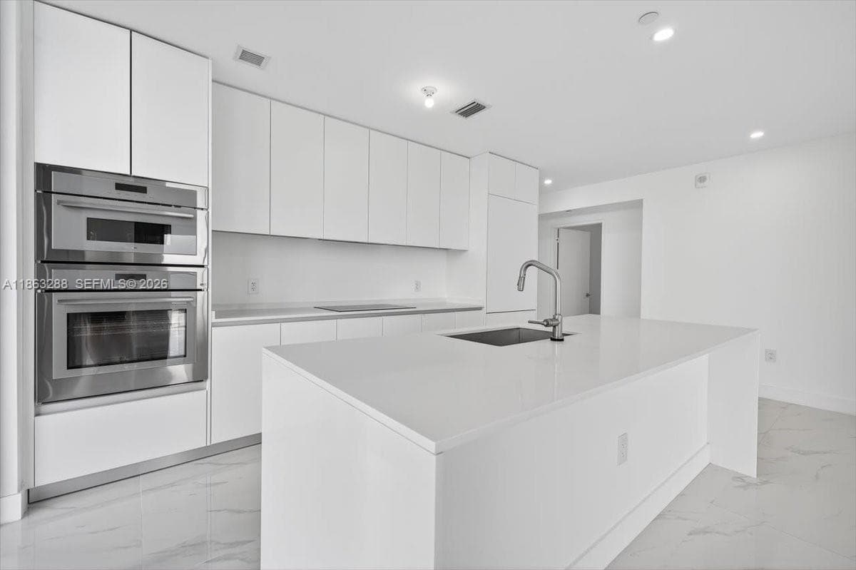 700 24th Street 1407 photo 16