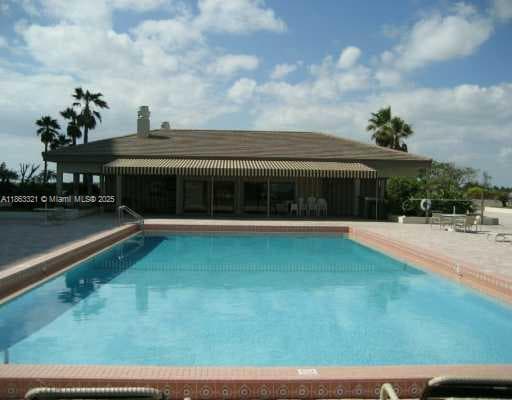 1201 Ocean Dr 5