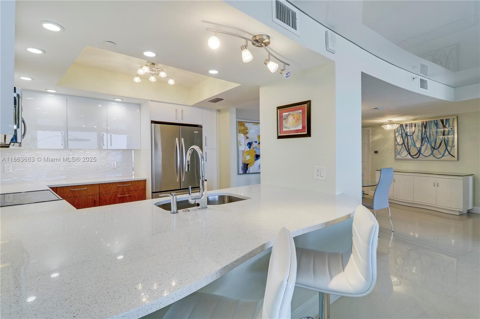 3000 Ocean Dr PH-D photo 22