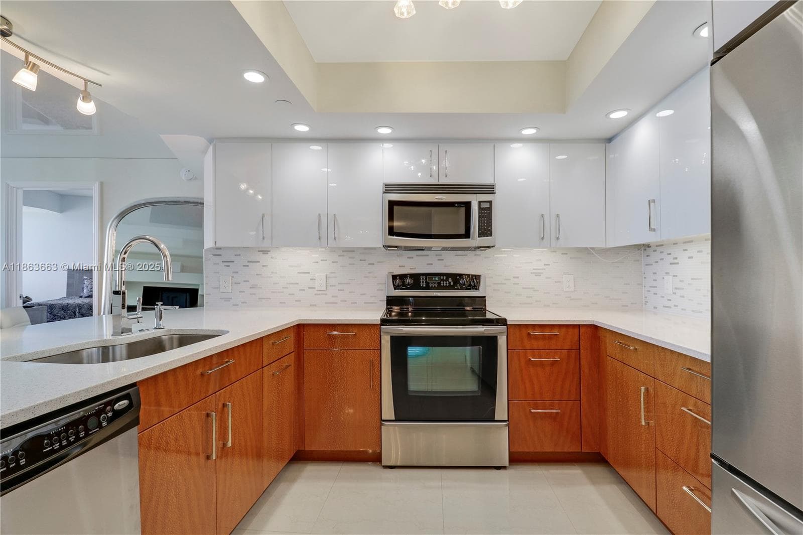 3000 Ocean Dr PH-D photo 18
